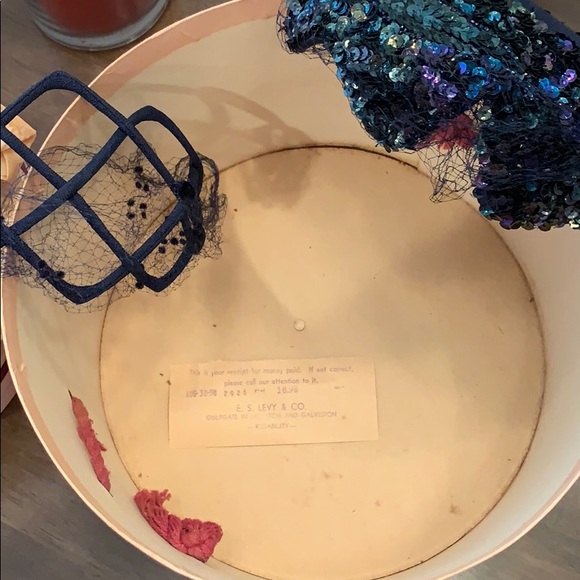 1958 hat & box Comes with box & purchase ticket. - Picture 3 of 8